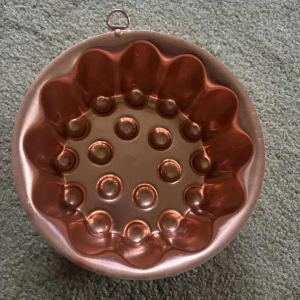 Vintage 4 Cup Jello Mold